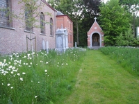 Sint-Bavokerk Vinderhoute kerkhof